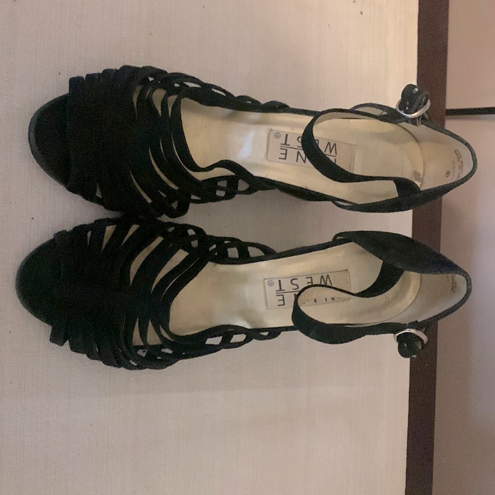 Nine West women’s size 7.5 wedge shoe.